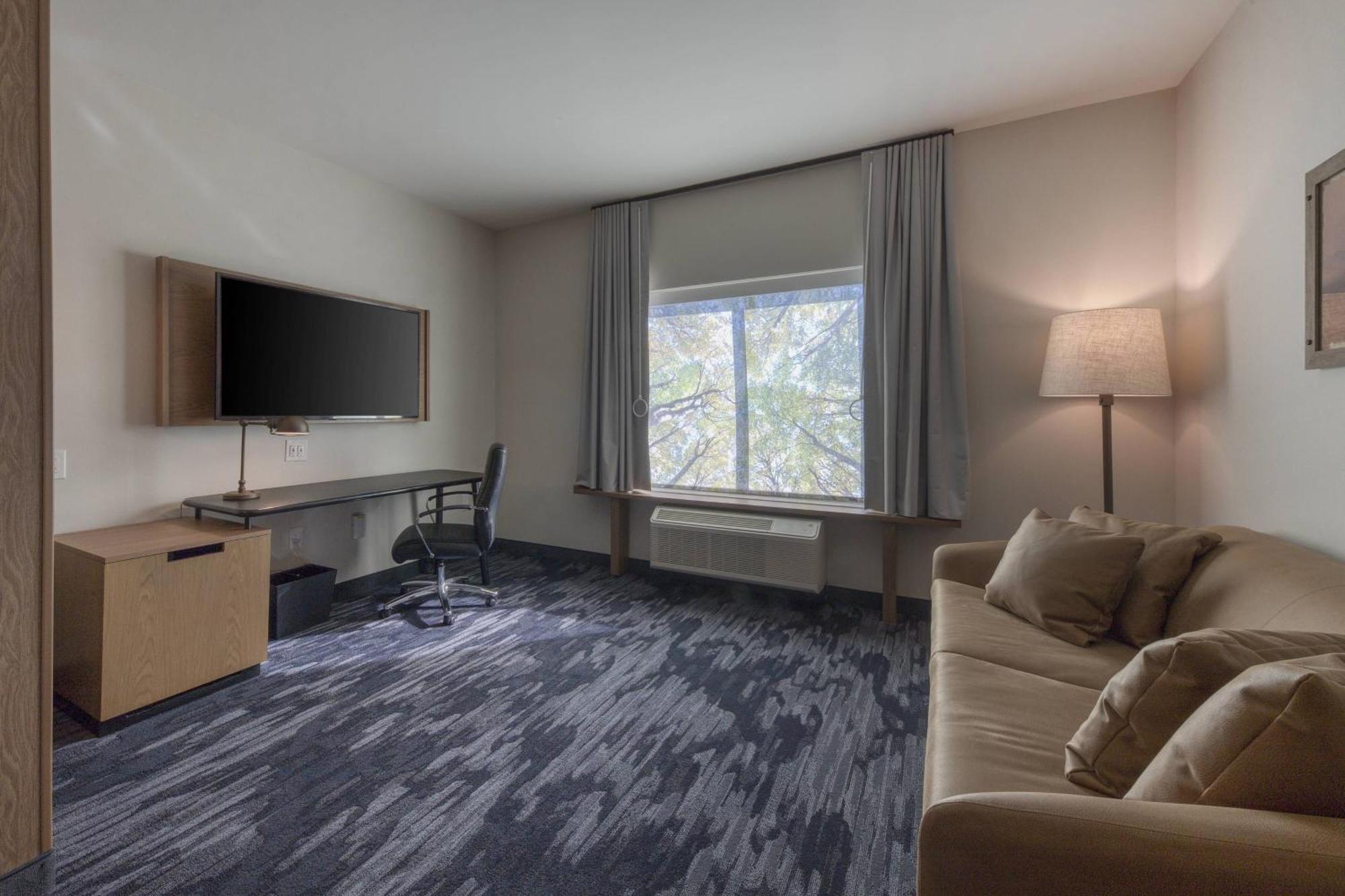 Fairfield Inn & Suites By Marriott Charlotte Belmont Экстерьер фото